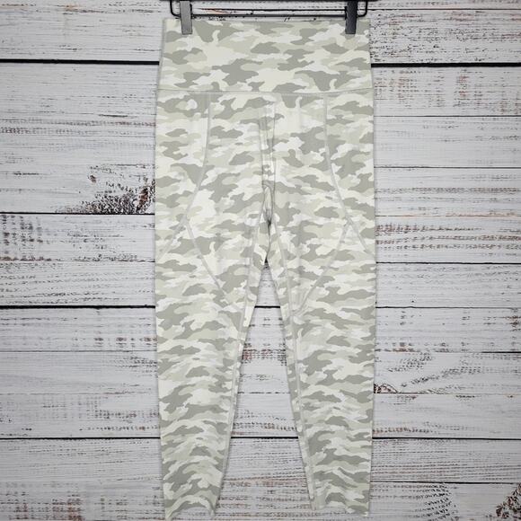 Aerie Leggings Cropped Light Green Camo Print | Large - Picture 1 of 8